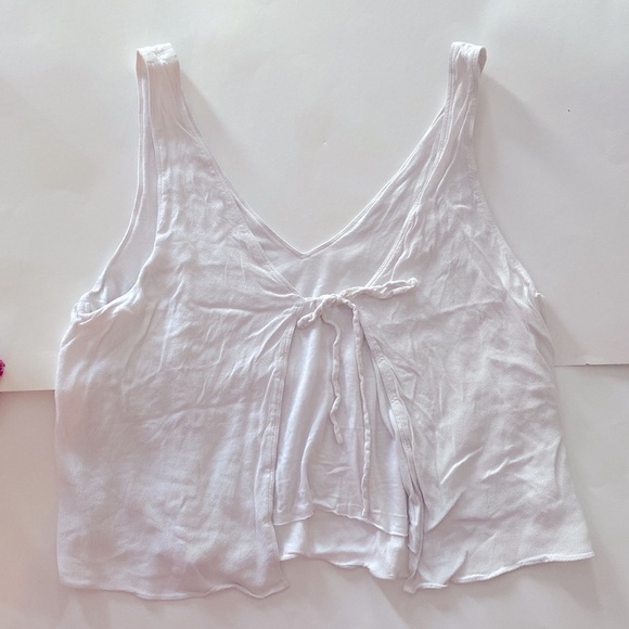 Aritzia Wilfred Free Tank Top. Medium - Picture 3 of 4